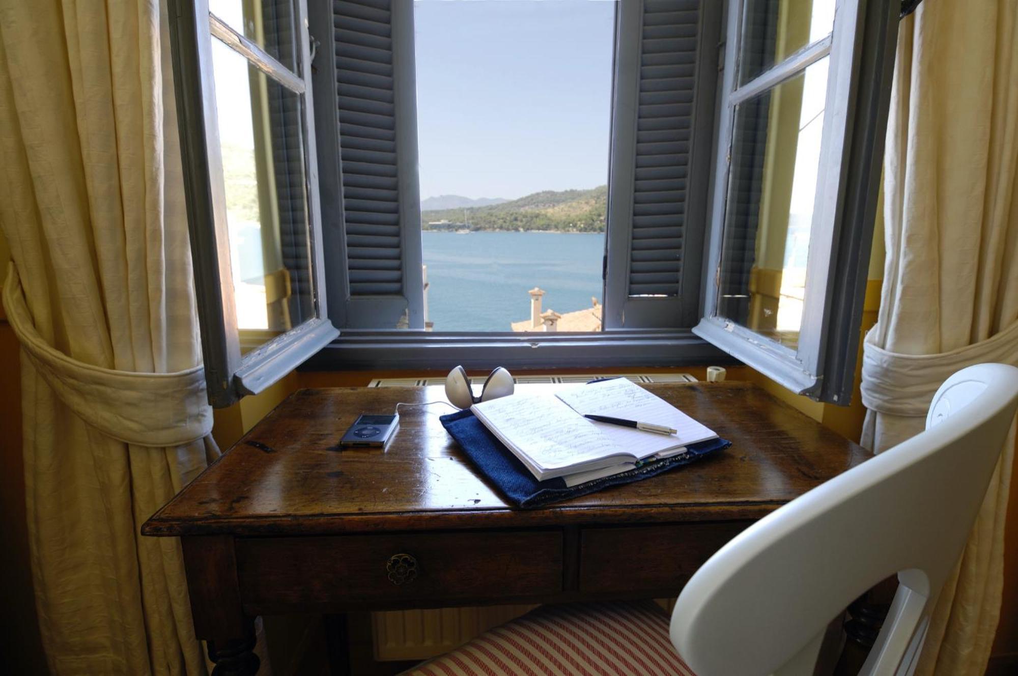 Sto Roloi Island Houses Poros Town Exterior photo